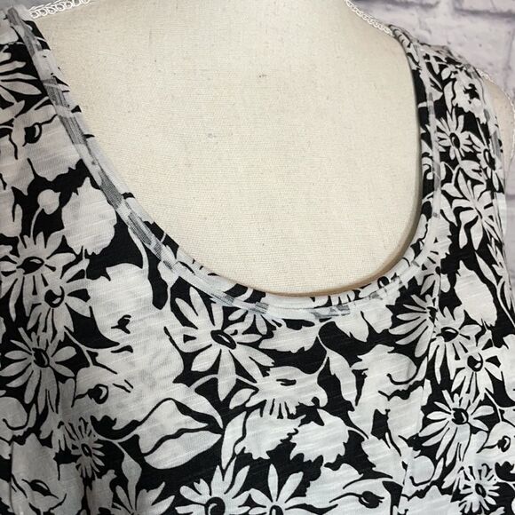 LORD And Taylor Floral Print Layered Front Sleeveless Tank Size Large. - Picture 5 of 10